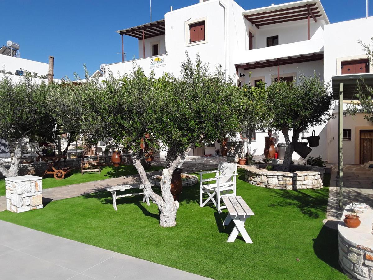 Sunset Studios And Apartments For Adults Over 21 Only Náousa Eksteriør bilde