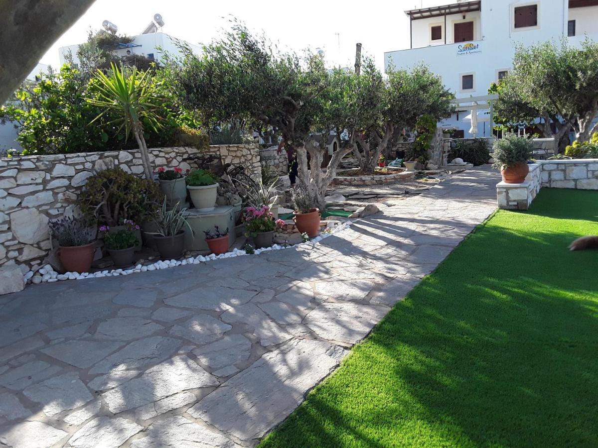 Sunset Studios And Apartments For Adults Over 21 Only Náousa Eksteriør bilde