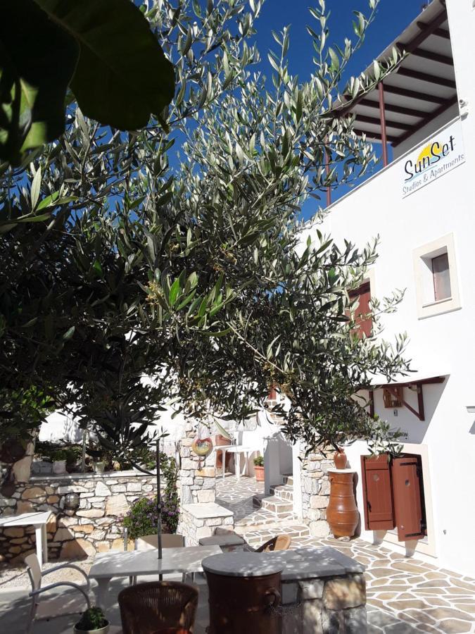 Sunset Studios And Apartments For Adults Over 21 Only Náousa Eksteriør bilde
