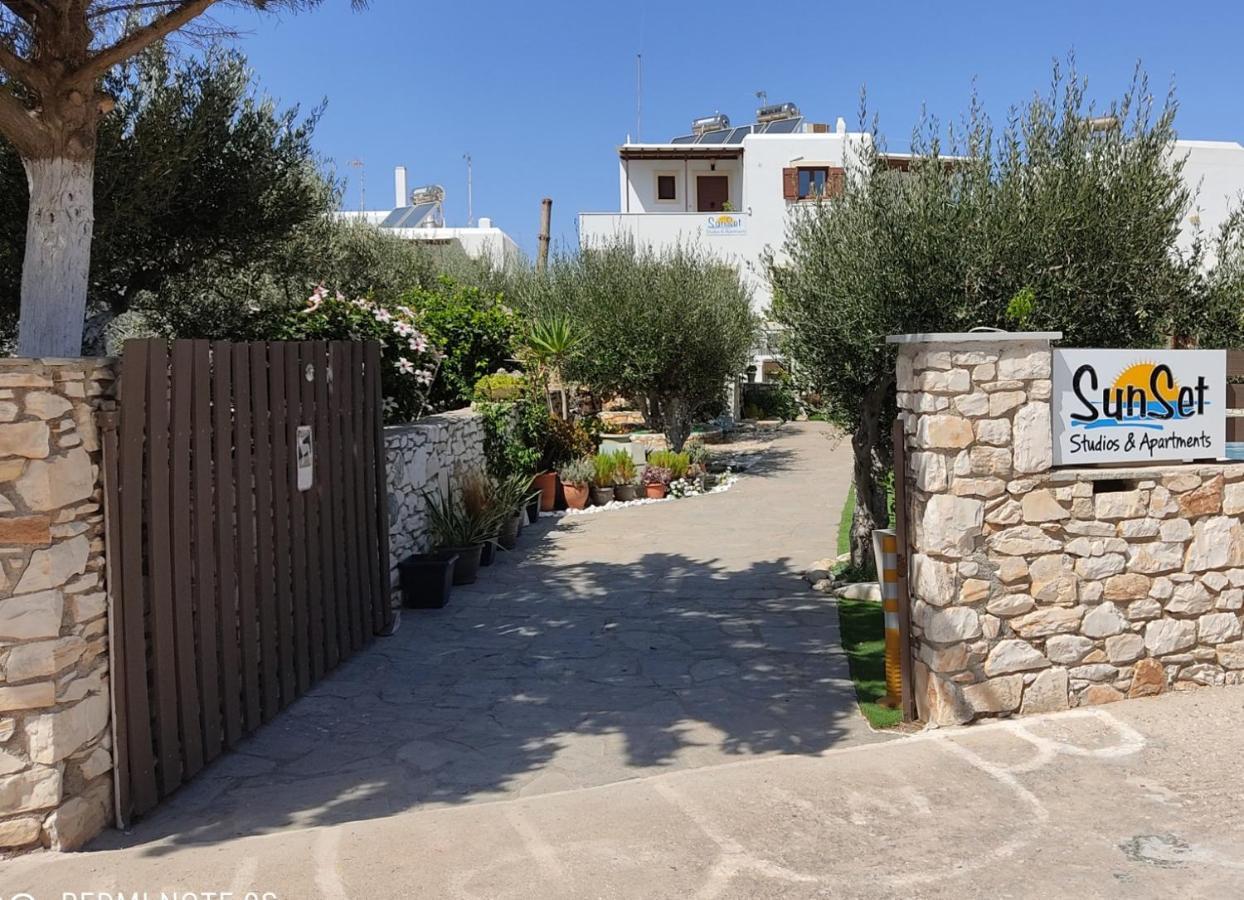 Sunset Studios And Apartments For Adults Over 21 Only Náousa Eksteriør bilde