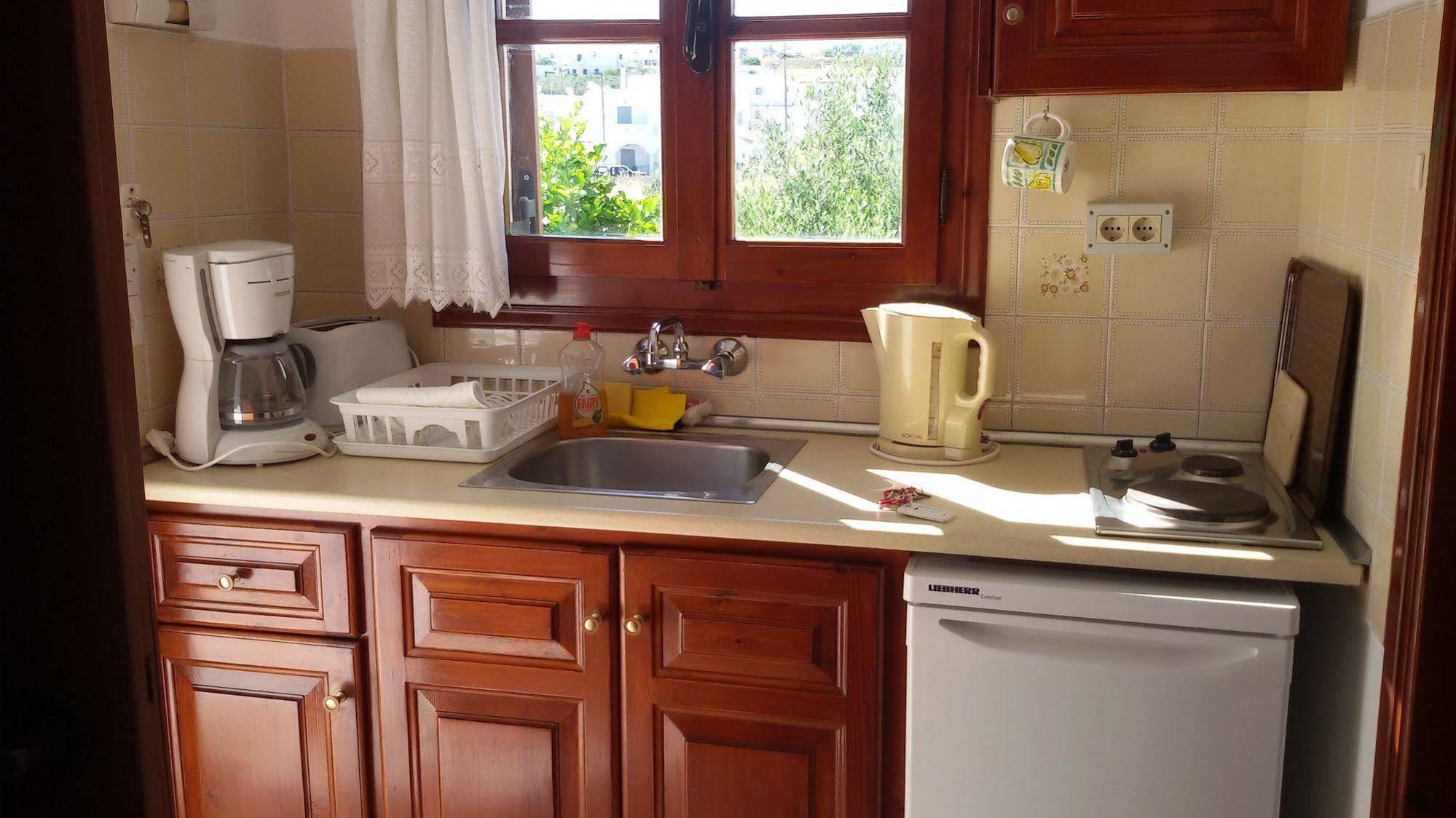 Sunset Studios And Apartments For Adults Over 21 Only Náousa Eksteriør bilde